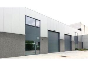 Industrieel gebouw te huur in Eeklo