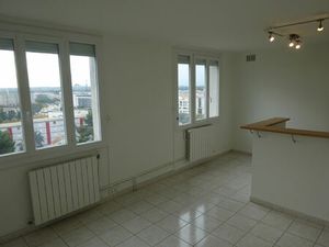 Location appartement 1 pièce 26 m² à Nîmes (30000)
