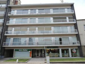 Appartement à louer avec garage et terrasse   Alost (RBU98053)