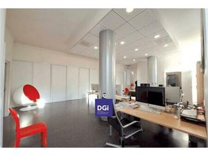 Vente bureaux Nîmes centre ville 215 m2 avec parkings