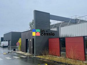 À VENDRE – SUPERBE BÂTIMENT D'ACTIVITÉ – 30 MINUTES DU