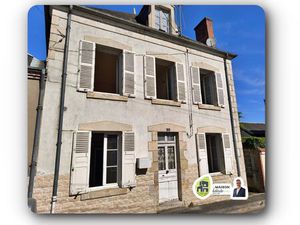 À vendre : Maison de ville à rénover sur 2 Niveaux avec grande cour sans vis à vis Reuilly