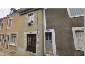 Maison de ville à rafraichir dans le centre de Le Blanc