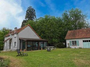 Charmante maison aux couleurs chaudes de l'automne – Tournon-Saint- Pierre