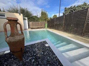 Villa Récente sur terrain 3 Faces avec piscine  ...