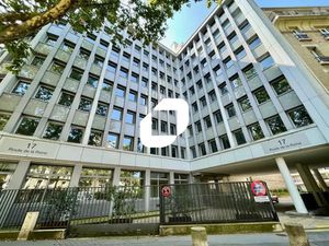 A LOUER  A PROXIMITE DU METRO ET DES COMMERCES