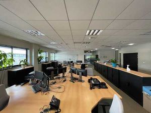 A LOUER BUREAUX DE 282 M2 À 337 M2 - LACROIX SAINT OUEN - PARC TERTIAIRE