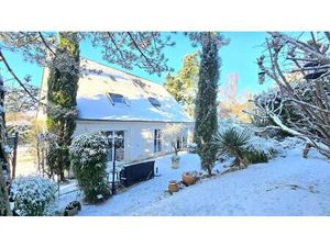 Élégance et Sérénité au Cœur du Parc de Maugarny