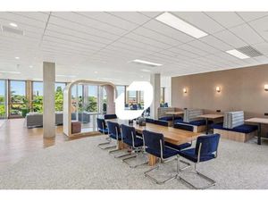 A LOUER  Plateau entièrement aménagé à louer proche métro !