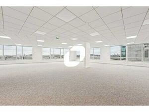 A LOUER  IMMEUBLE DE BUREAUX RENOVES AVEC DOUBLE ADRESSE