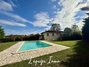 Immeuble appartement T5 + appartement T3 + jardin et piscine