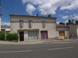 Propriété au bord d'une route fréquentée  idéale pour activité professionnelle