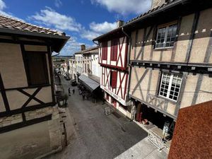 Bel appartement au cœur du village à terminer
