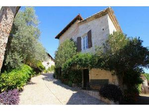 Maison de village de charme avec piscine et parking