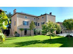 Magnifique Ancienne Ferme Rustique en Pierre Rénovée  7 Chambres  7 Salles de Bains  À...