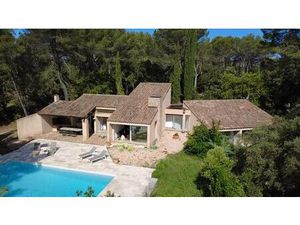 Salernes belle maison d'architecte 5 pièces de 180 m² avec piscine au calme  cave