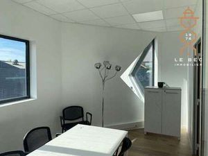 Location Bureaux et commerces à Séné (56860) : à louer / 90m² Séné