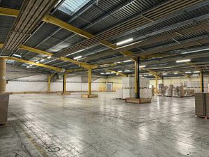 Location commerce 3026 m² à Joué-lès-Tours (37300)