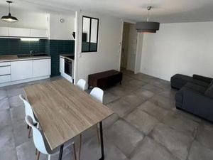 Location appartement 3 pièces 57 m² à Grenoble (38000)