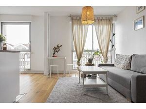 T2 au pied du métro Croix Rousse