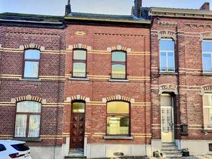 Belle maison  en excellent état d'entretien!