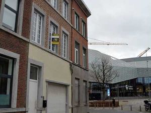 Maison unifamiliale avec grand garage