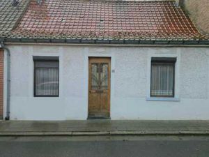 Maison à rénover entièrement avec jardin – Beau potentiel !