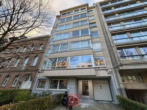 Lot 2 studios et 1 box garage