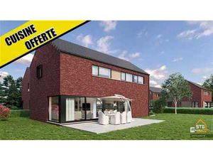 Nouvelle villa 3 chambres et 2 salles de bain!