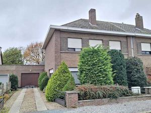 RUSTIG GELEGEN HALFOPEN WONING