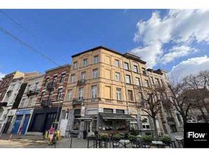 Immeuble mixte - 3 logements et un RDC commercial