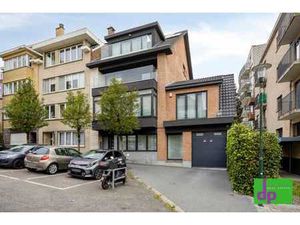 Magnifique Maison Unifamiliale de 415 M² + Garage + Jardin