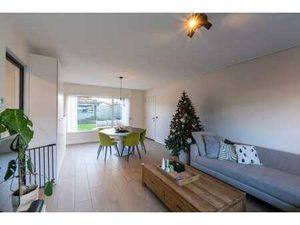 VERNIEUWDE woning met GARAGE en ZONNIGE TUIN in doodlopen...