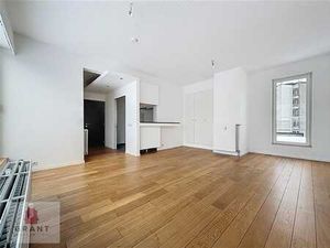 AGREABLE STUDIO AVEC GRANDE TERRASSES