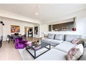 Lumineux appartement 2 chambres avec terrasse et box de gar…