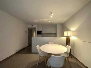 Appartement moderne de 2 chambres à coucher avec terrasse