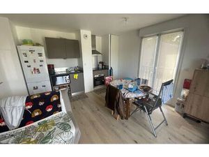 Location appartement  57.65 m² T-3 à Carpiquet  768 €