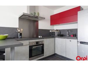 Location appartement  m² T-2 à Décines-Charpieu  800 €