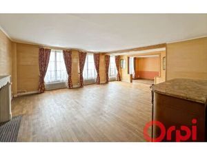 Appartement Saint-Amand-Montrond 230 m² T-5 à vendre  152 600 €