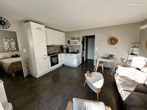 Appartement T2 de 36 m² – Place de l'Etang  Cannes. Emplacement exceptionnel vec un double