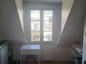 Studette 10 m² toute équipée Gare du Nord