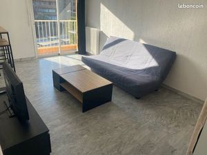 Studio meublé avec balcon