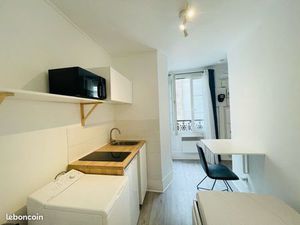 Studio Paris 8ème  Saint Lazare - Église Saint Augustin- Tout équipé