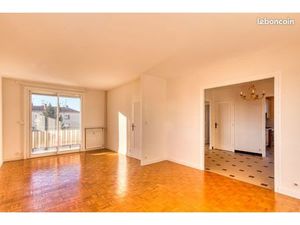 Appartement traversant T4 94m² - 3 Chambres - 2 Balcons - Loggia - Cave - Romans-sur-Isère