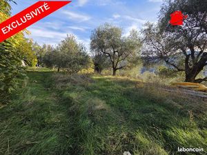 Terrain 3101 m² Le Broc