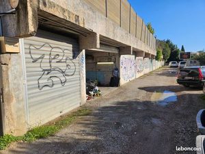 Garage/local avec visibilité  eau  électricité et tout à l’égout
