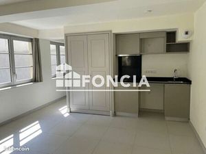 Studio 1 pièce 27 m²