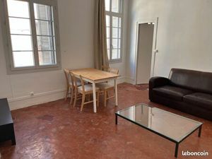 Appartement T2 52m2. Centre ville Aix