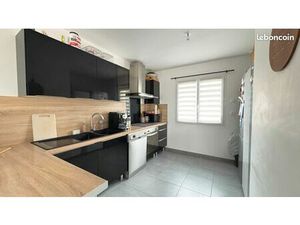 Maison TYPE 4 avec terrasse et parking privé