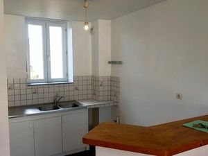 T3 non meuble rue saumuroise